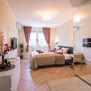  Apartament Stock